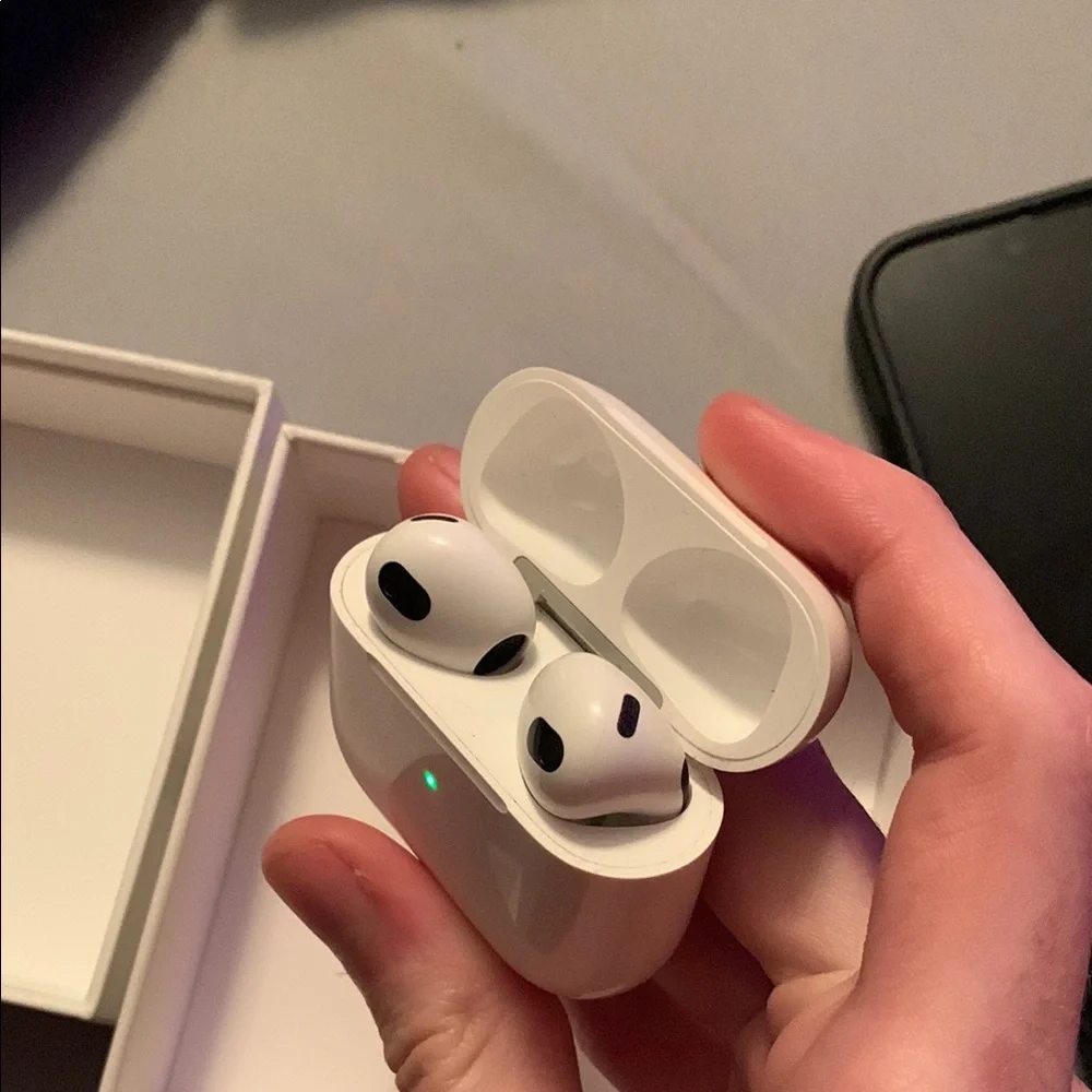AirPods gen 3 barely worn